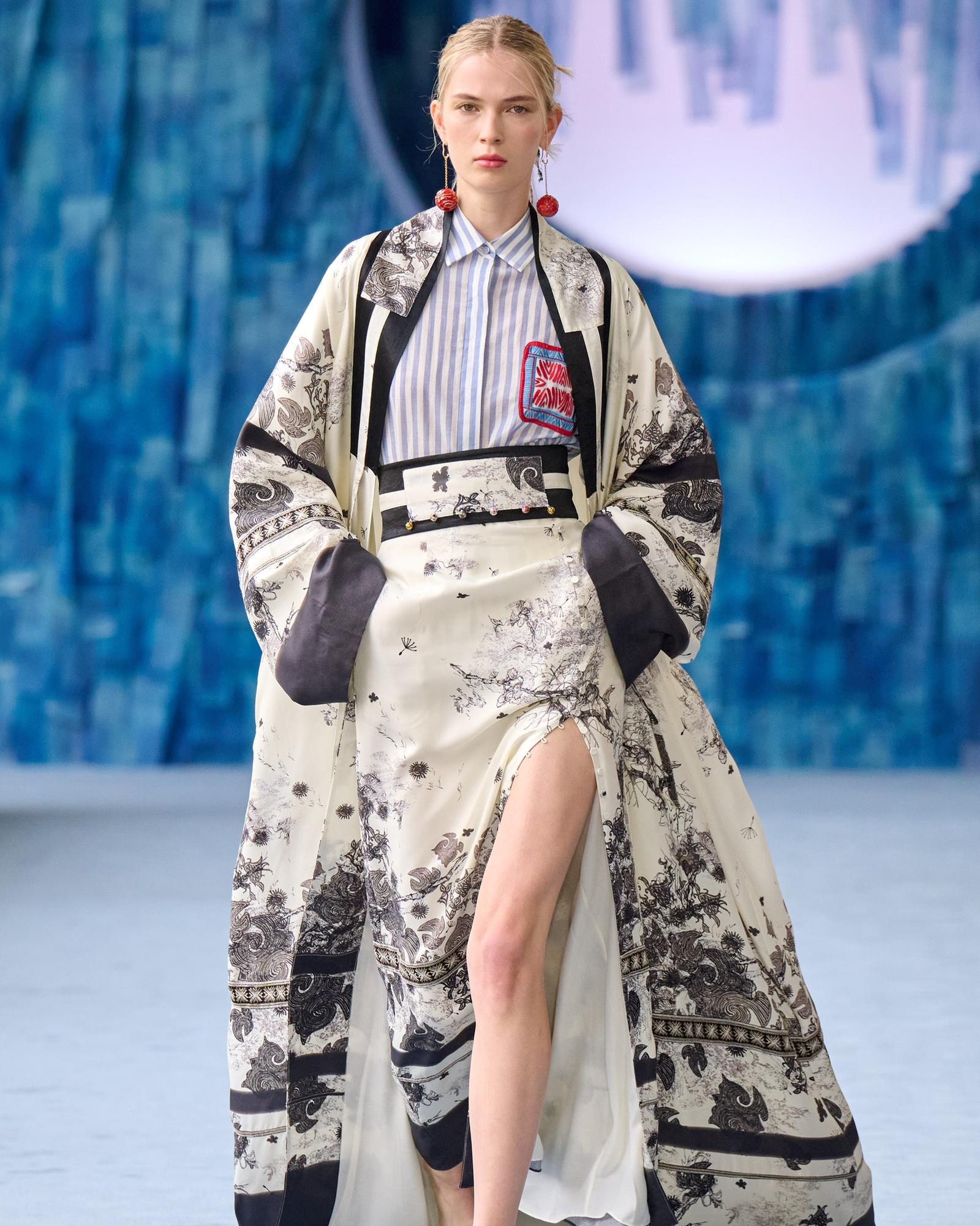 Un look Hui spring-summer 2025 (ph Stefano Masse, courtesy Hui)