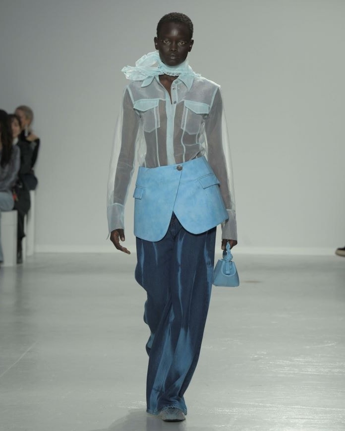 Un look Ganni spring-summer 2025 (ph Francesc Ten/MFF)