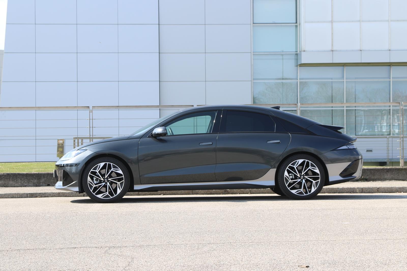 Hyundai Ioniq 6. Un’eccellenza aerodinamica nel mondo delle berline elettriche