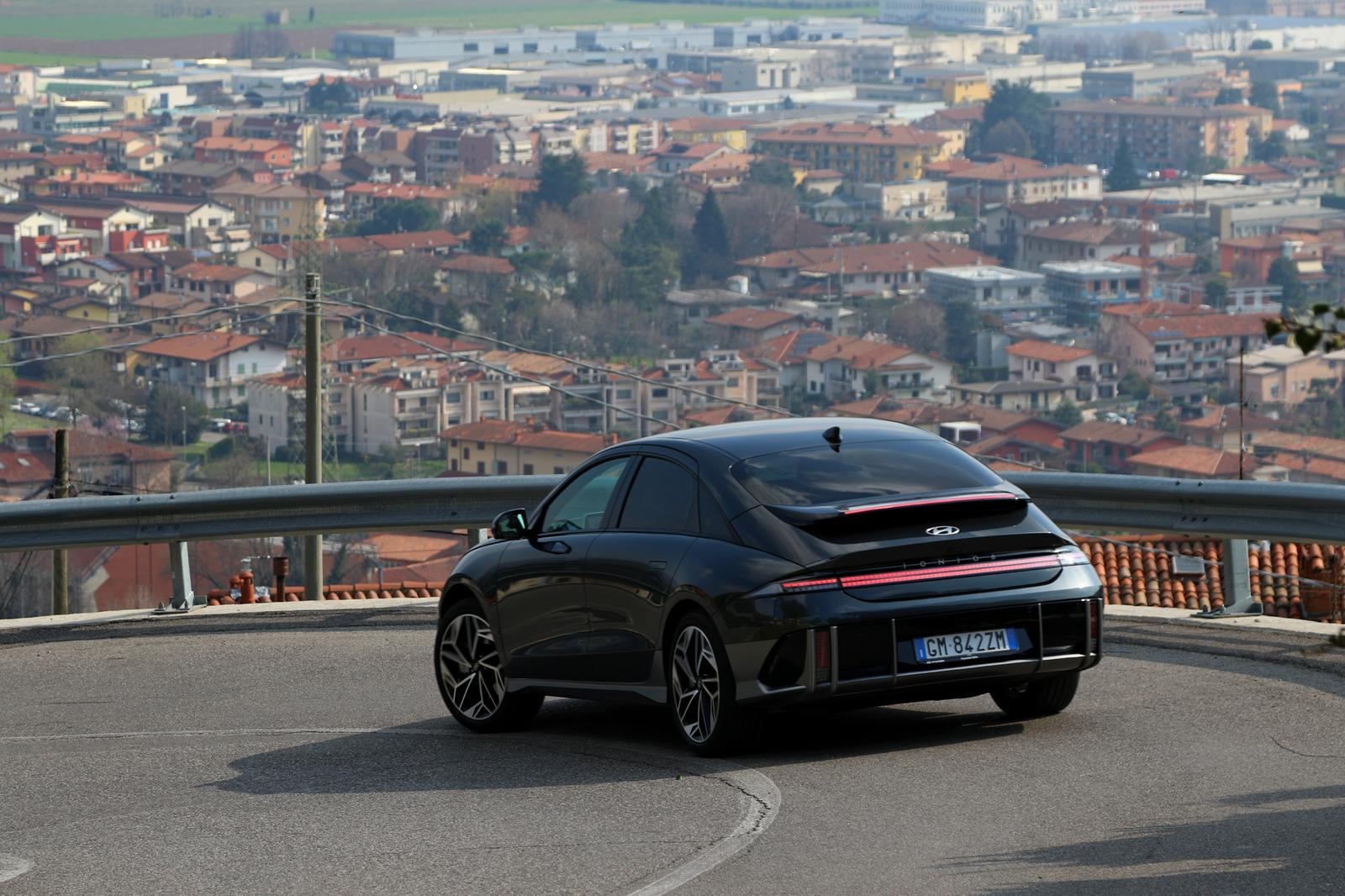 Hyundai Ioniq 6. Un’eccellenza aerodinamica nel mondo delle berline elettriche