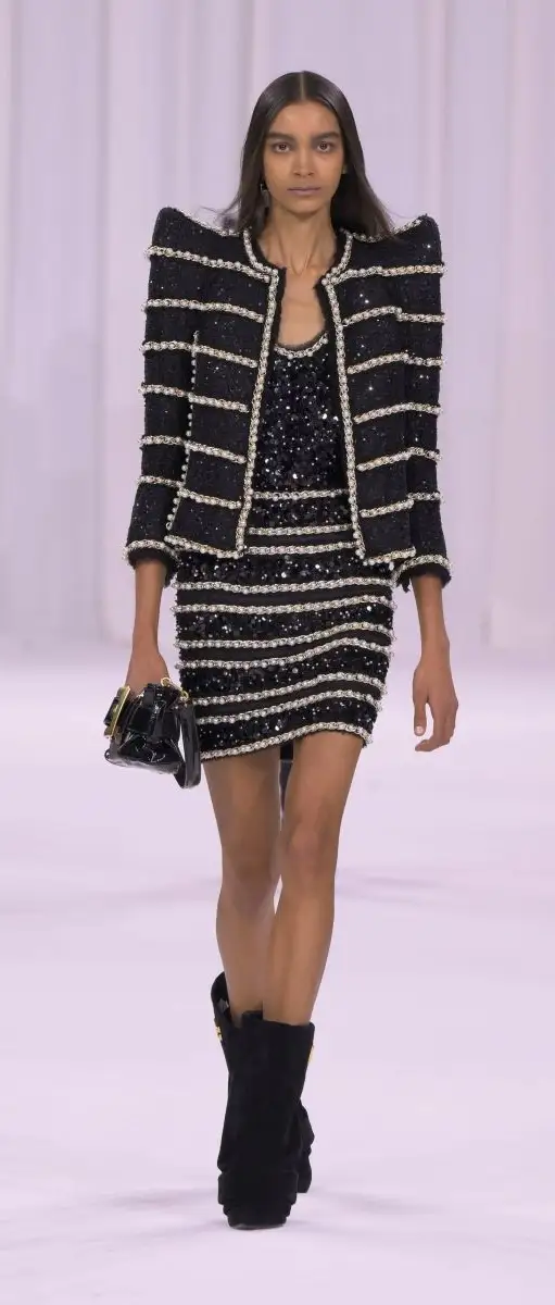 Un look Balmain spring-summer 2025 (ph Francesc Ten/MFF)