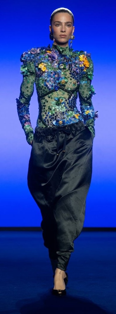 Un look Schiaparelli spring-summer 2025 (courtesy Schiaparelli)