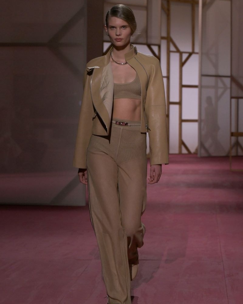Una proposta Hermès spring-summer 25 (ph Francesc Ten)