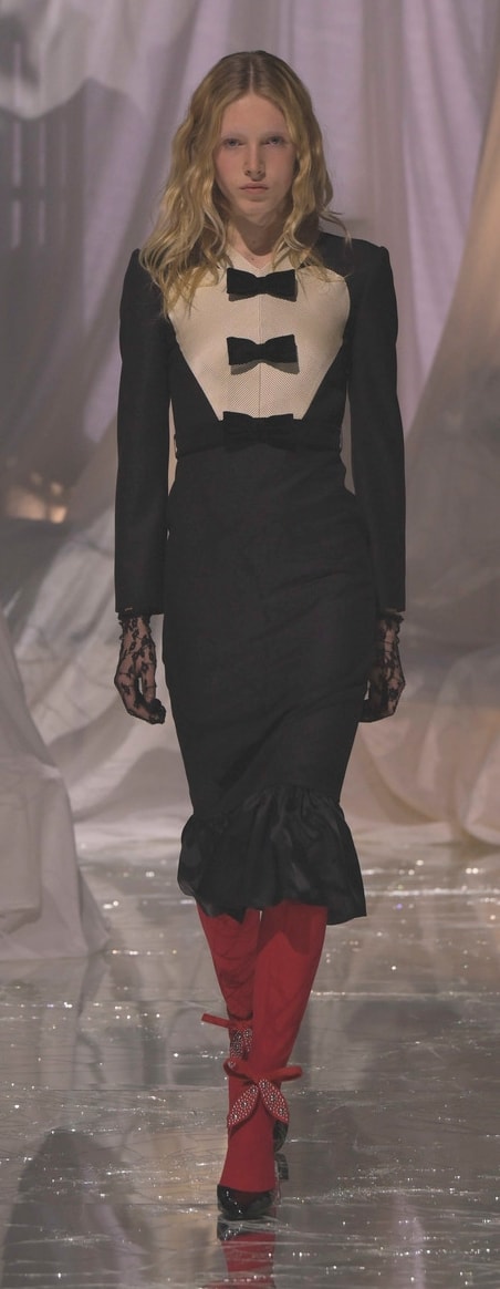 Un look Valentino spring-summer 2025 (ph Francesc Ten/MFF)