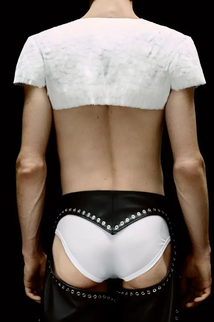 Un look Ludovic de Saint Sernin spring-summer 2025 (ph Adam Peter, courtesy Ludovic de Saint Sernin)