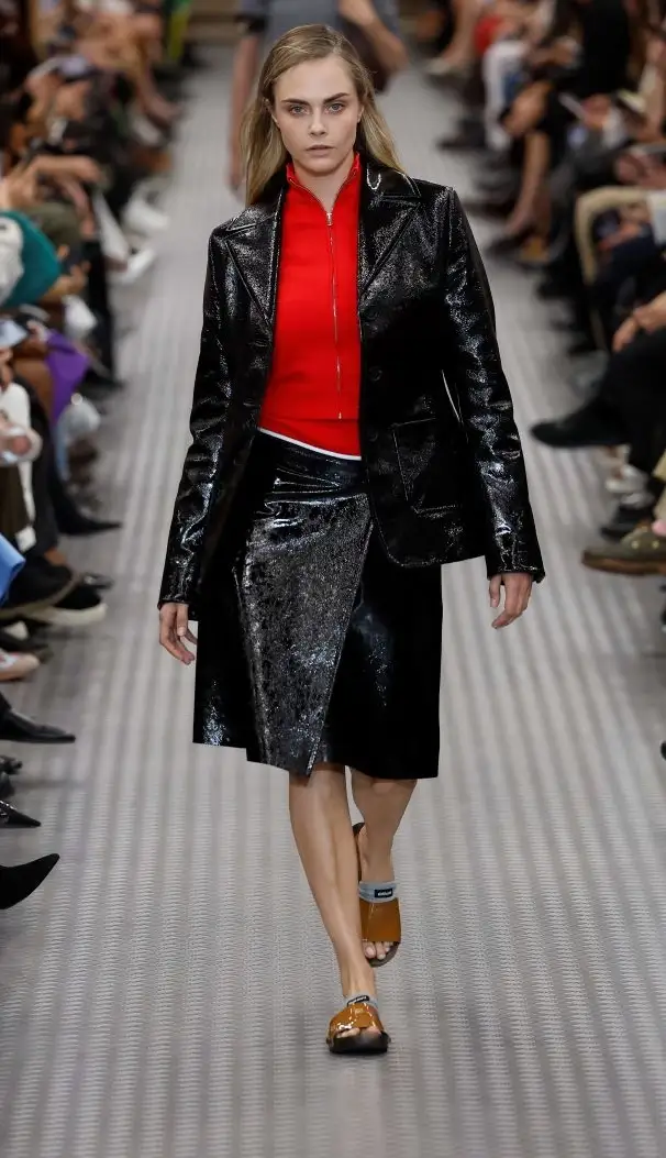 Cara Delevigne in Miu Miu spring-summer 2025 (ph Francesc Ten/MFF)