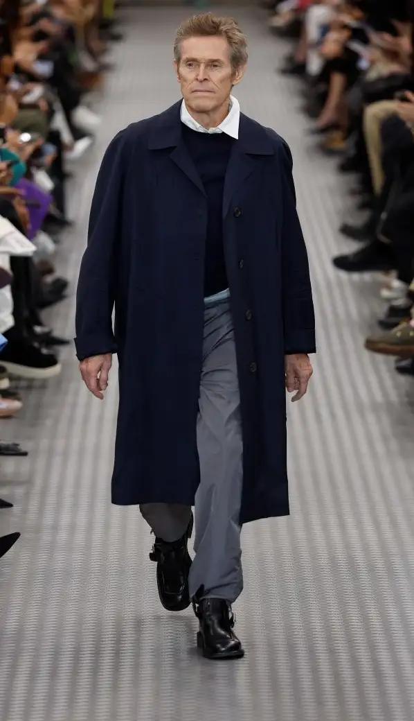 Willem Dafoe in Miu Miu spring-summer 2025 (ph Francesc Ten/MFF)