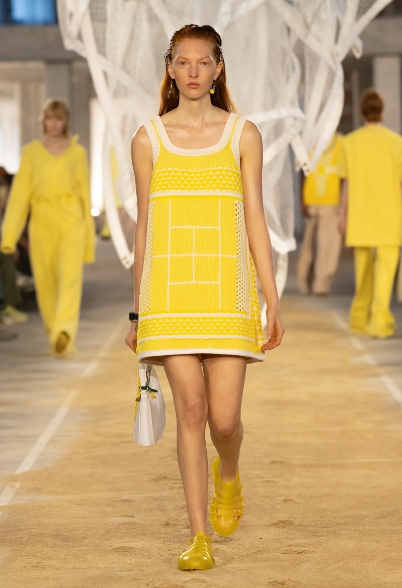 Un look Lacoste spring-summer 2025 (ph Francesc Ten/MFF)