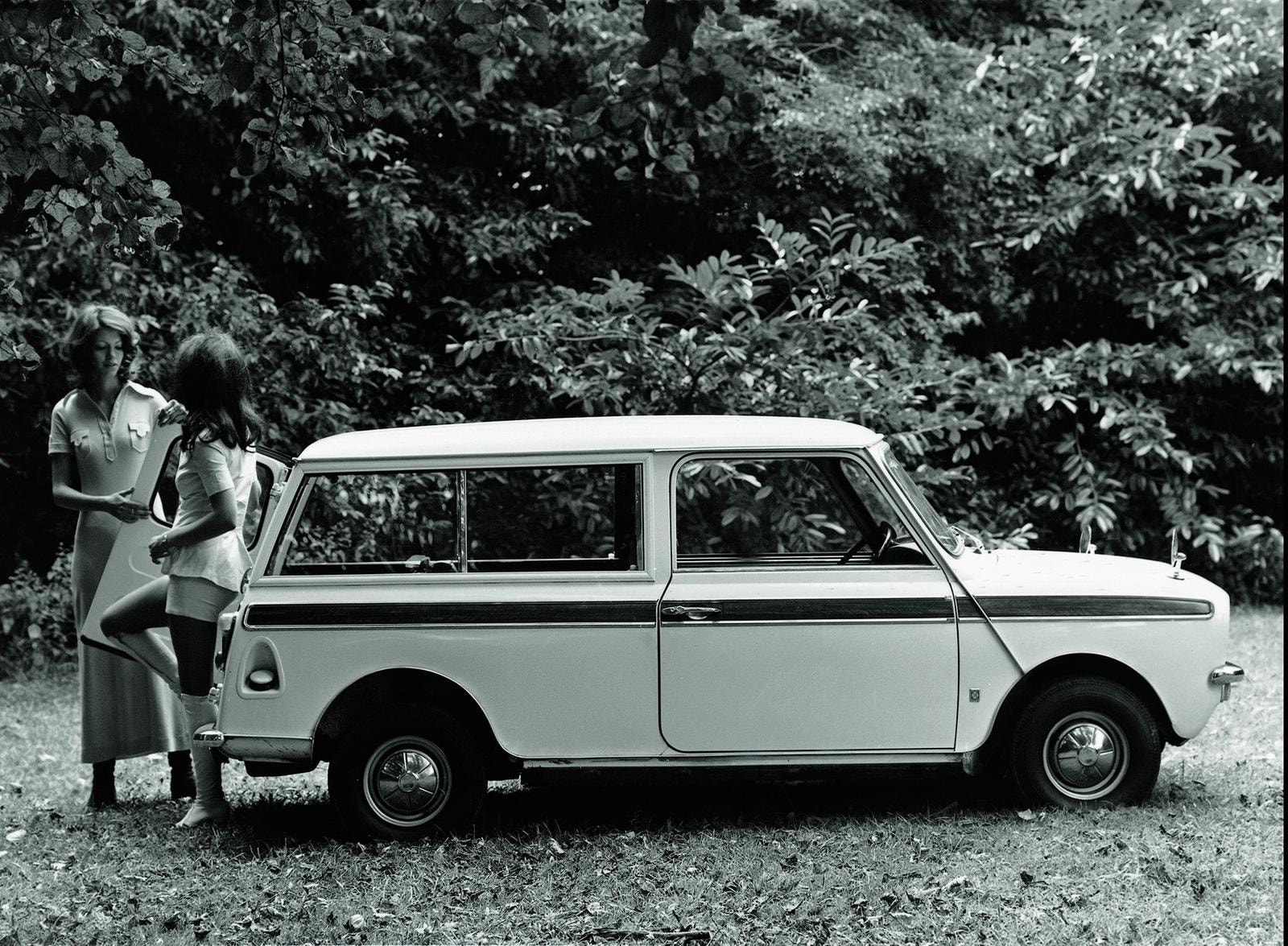 Dalla Swinging London a Milano. Mini celebra 65 anni di rivoluzione automobilistica