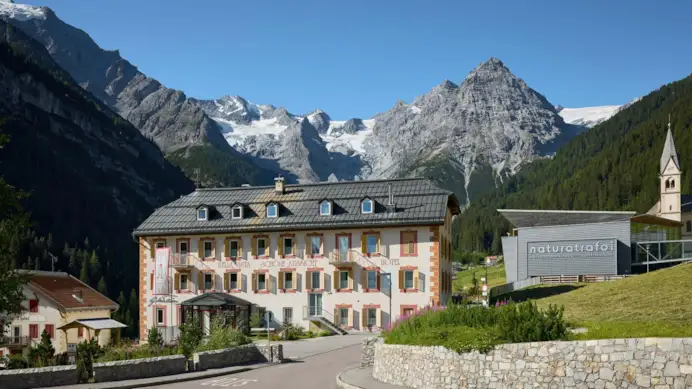 Fuga autunnale. Le 3 migliori destinazioni per godersi il foliage tra Dolomiti e Valtellina