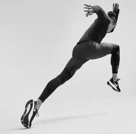 Un adv Nike (ph official website)