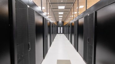 La presentazione del Supercomputer FastwebI corridoi con i rack del supercomputer Fastweb