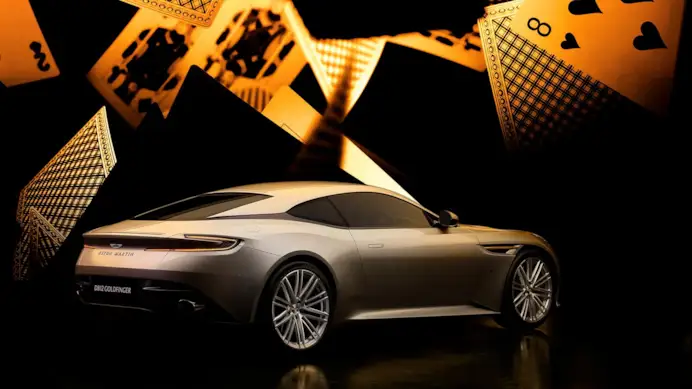 Goldfinger rinasce: Aston Martin svela la DB12 in omaggio all’iconico film di James Bond
