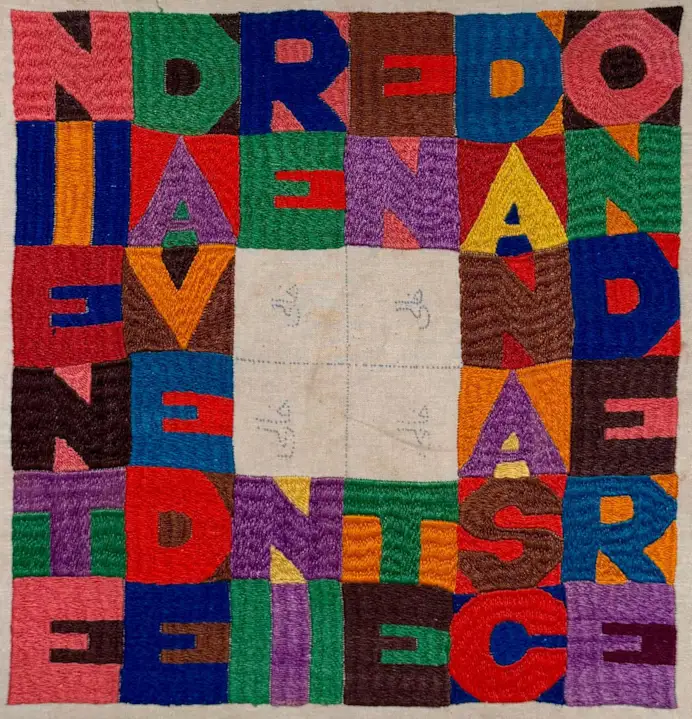 Oltre le convenzioni. L’arte di Boetti e l’eleganza di Bvlgari si incontrano