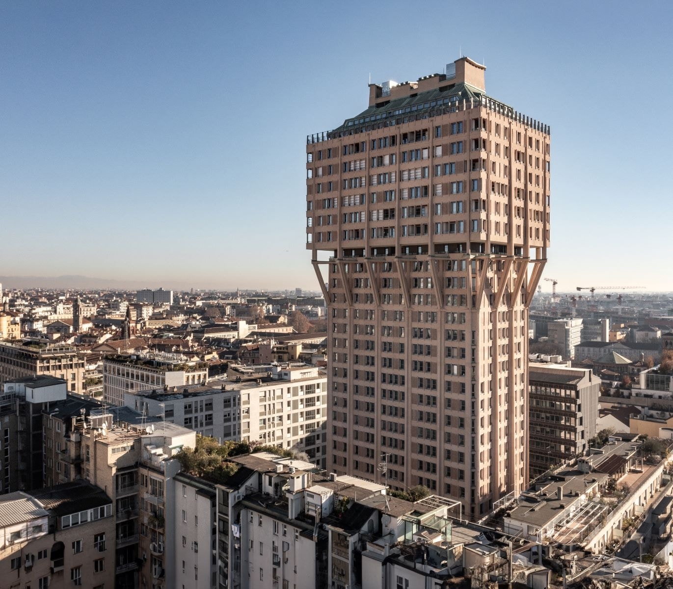 Una veduta della Torre Velasca (ph Albo per Hines, courtesy Hines-Torre Velasca)