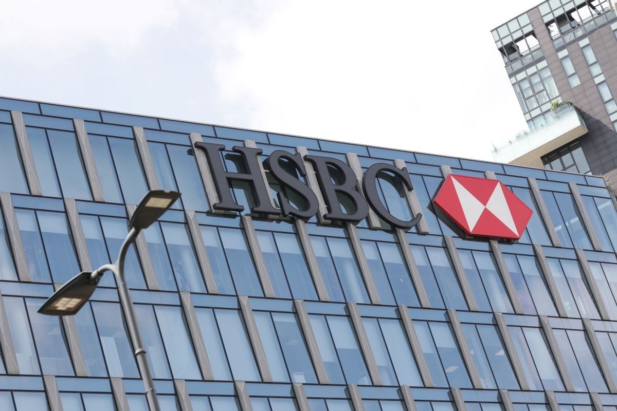 Asia, Nikkei +0,7% grazie a Nippon Paint e Hang Seng +0,4% con il rally di Hsbc post conti