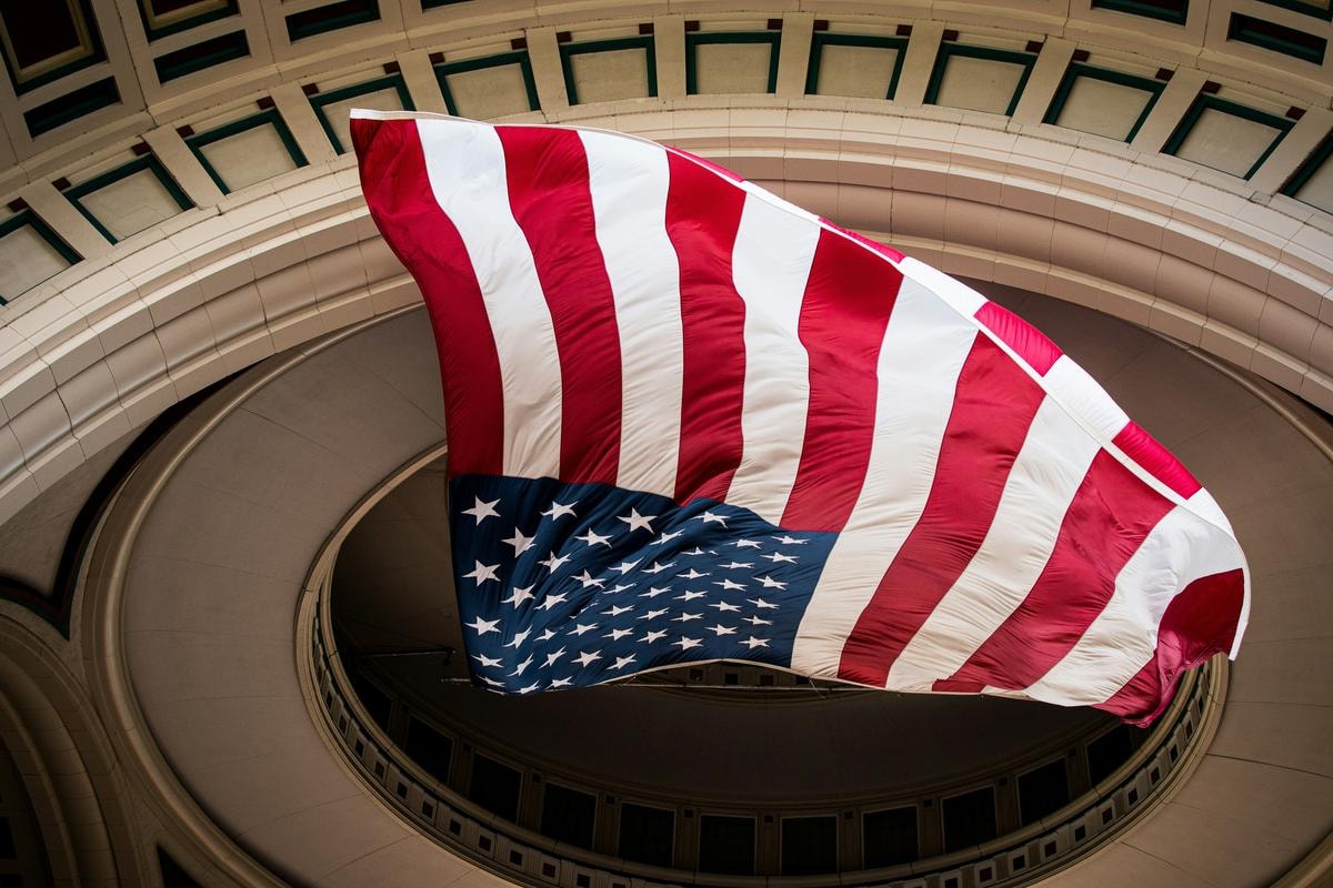 Elezioni Usa, come orientare il portafoglio in caso di vittoria di Donald Trump o Kamala Harris: i quattro scenari di Ubs AM