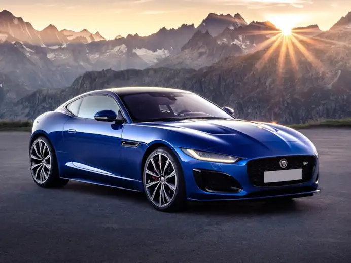 In attesa di consegnare al Jaguar Daimler Heritage Trust l’ultima F-Type, la produzione offre le versioni finali di Coupé e Convertible, sportive eleganti e dallo stile senza tempo. Da collezione.