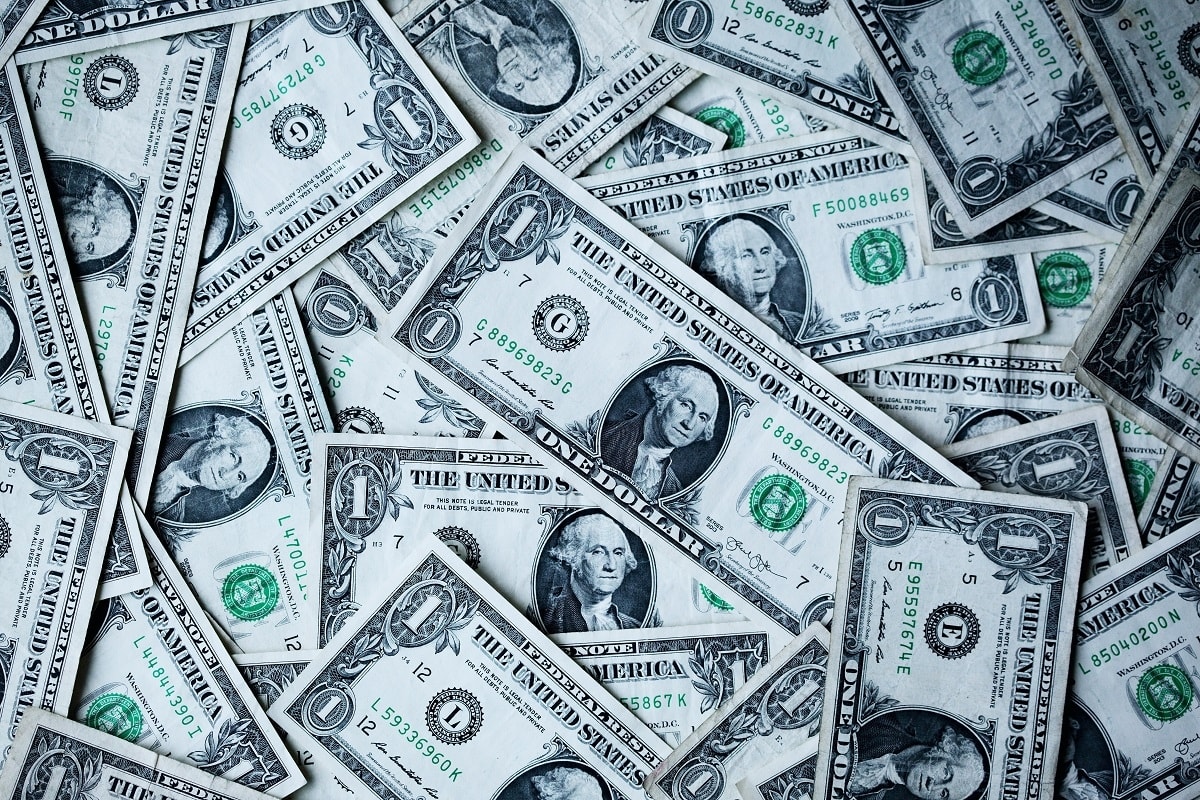 Il dollaro frena la corsa. Ecco come si muoverà il biglietto verde tra elezioni Usa e la decisione della Fed sui tassi