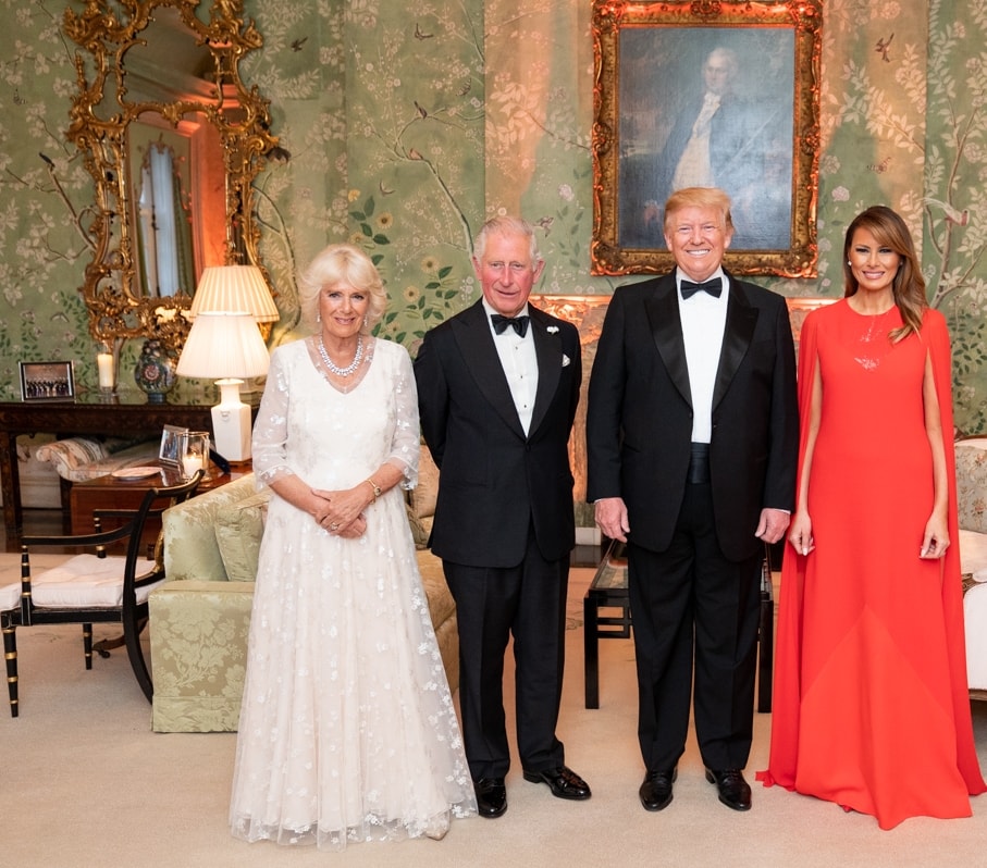 Melania Trump in Givenchy con Donald Trump, Carlo e Camilla d'Inghilterra nel 2019 (ph Imagoeconomica)