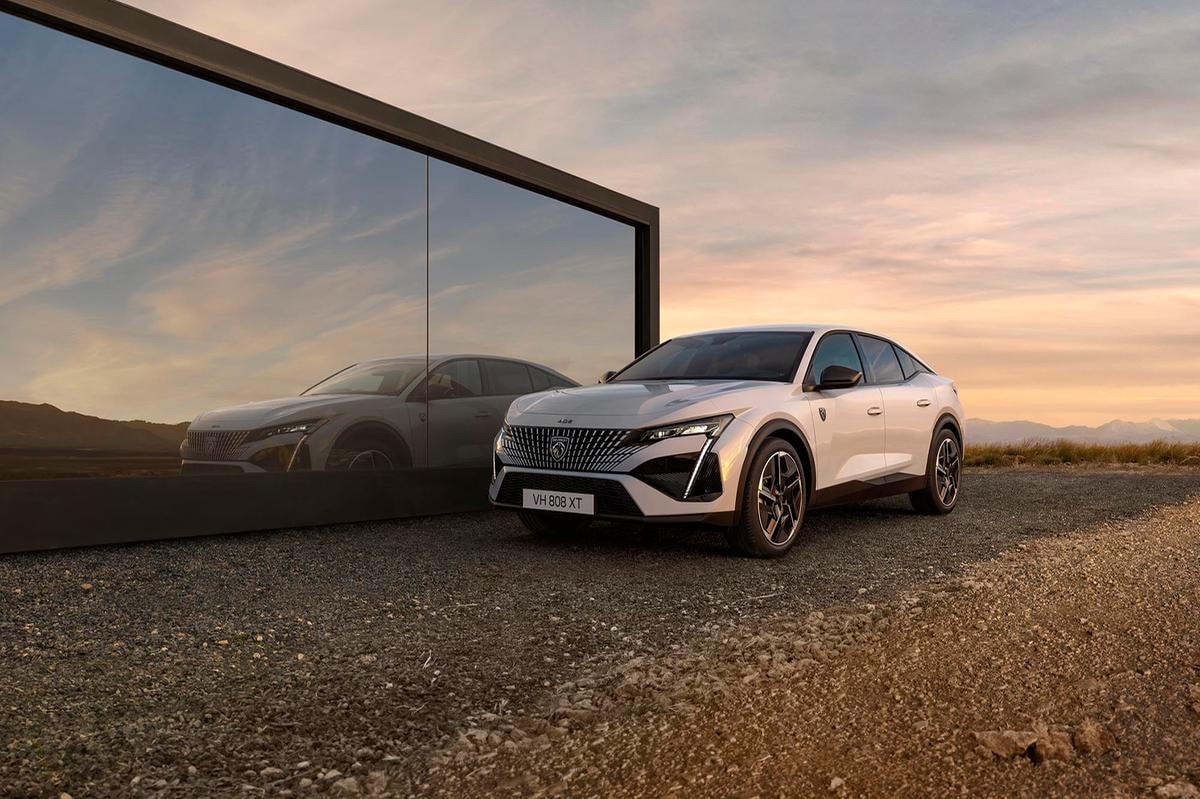 La nuova era delle leggende su strada: Mini, Peugeot e Renault puntano sull’elettrico