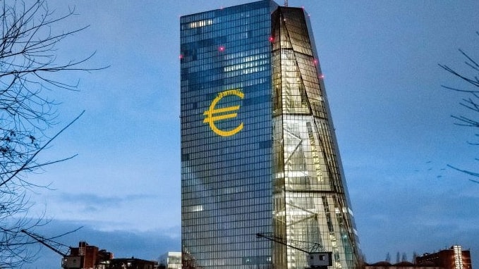 L’Eurozona rischia la recessione a causa dei dazi di Trump. La Bce potrebbe accelerare i tagli dei tassi