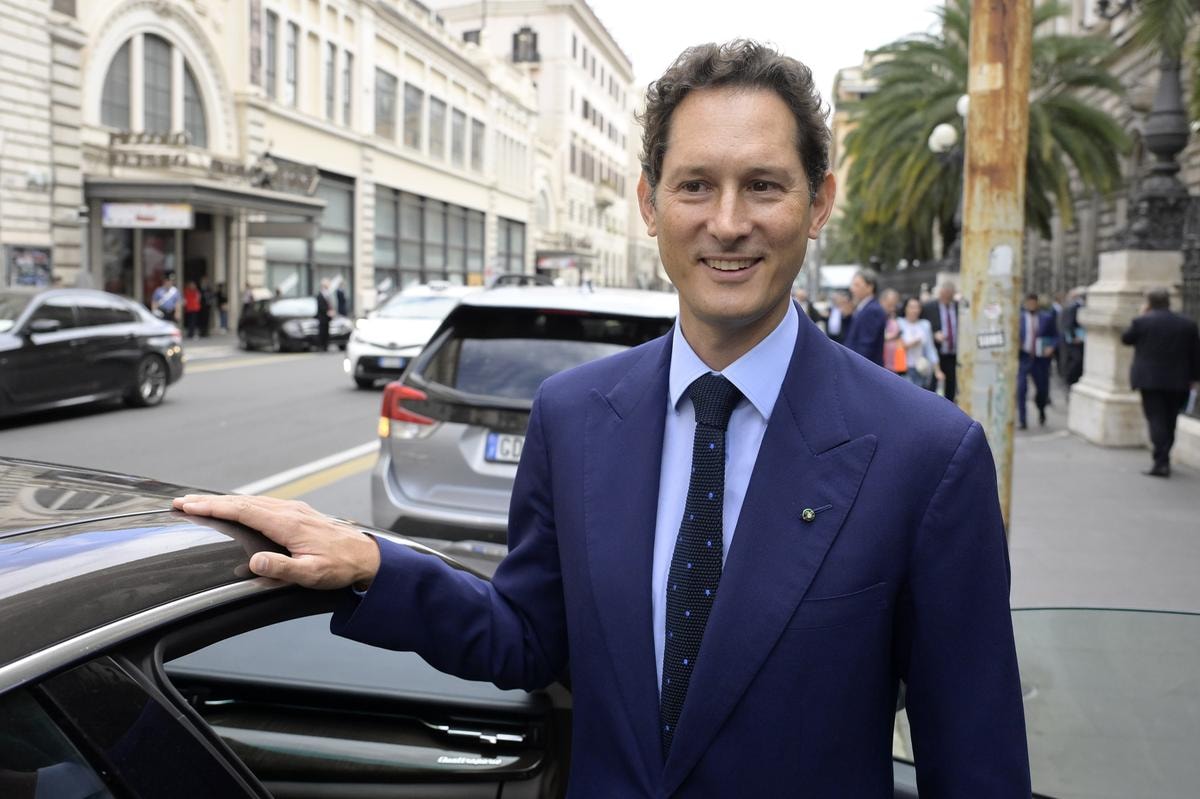 Eredità Agnelli, la difesa di John Elkann rompe il silenzio: Marella era residente in Svizzera. E non c’è nessun tesoro occulto