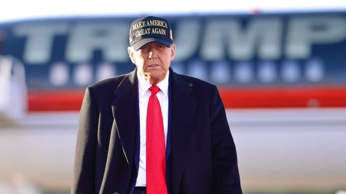 Auto, Trump vuole eliminare i sussidi per i veicoli elettrici introdotti da Biden. Ecco perché a guadagnarci è Elon Musk 