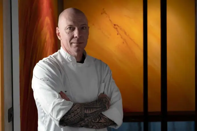 Chris Oberhammer, lo chef che cucina da solo