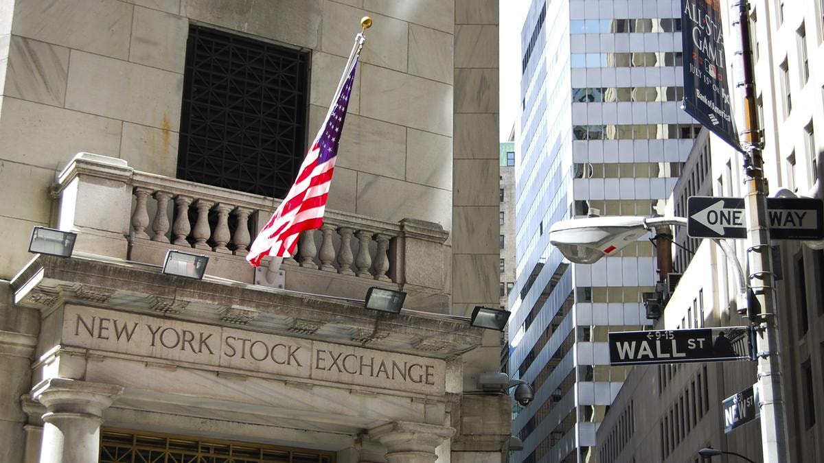 La diretta da Wall Street | Borse Usa chiudono positive. Grazie al calo dei tassi a ottobre aumentano le vendite di case 