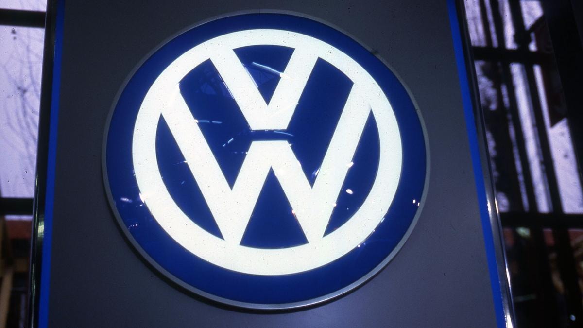Volkswagen taglia in Cina: vende lo stabilimento e la pista di prova nello Xinjiang. Ecco perché