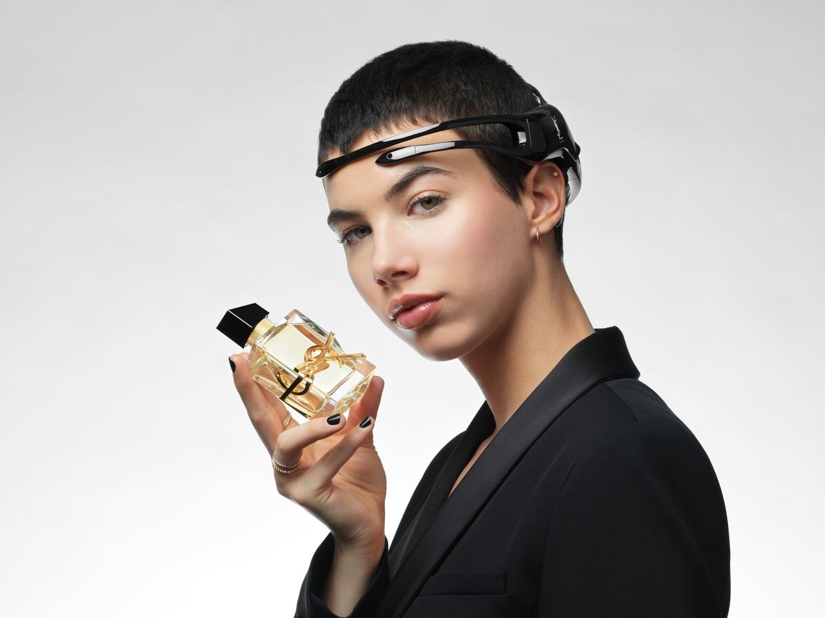 Scent Station di YSL Beauty per creare fragranze su misura.