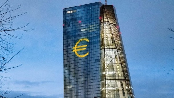 Titoli di Stato, i governi Ue dovranno raccogliere 1.300 miliardi nel 2025. Offerta netta record a causa del Qt della Bce