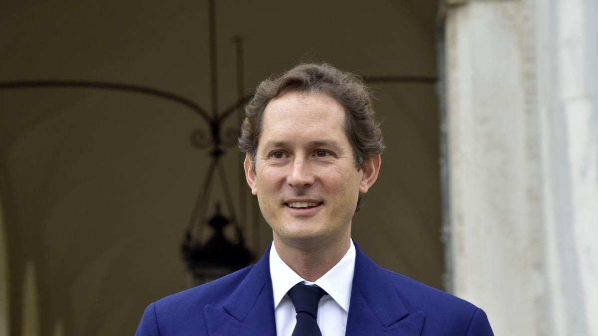 John Elkann, 48 ore di duelli: prima la madre Margherita Agnelli in tribunale, poi il ceo Carlos Tavares nel cda di Stellantis