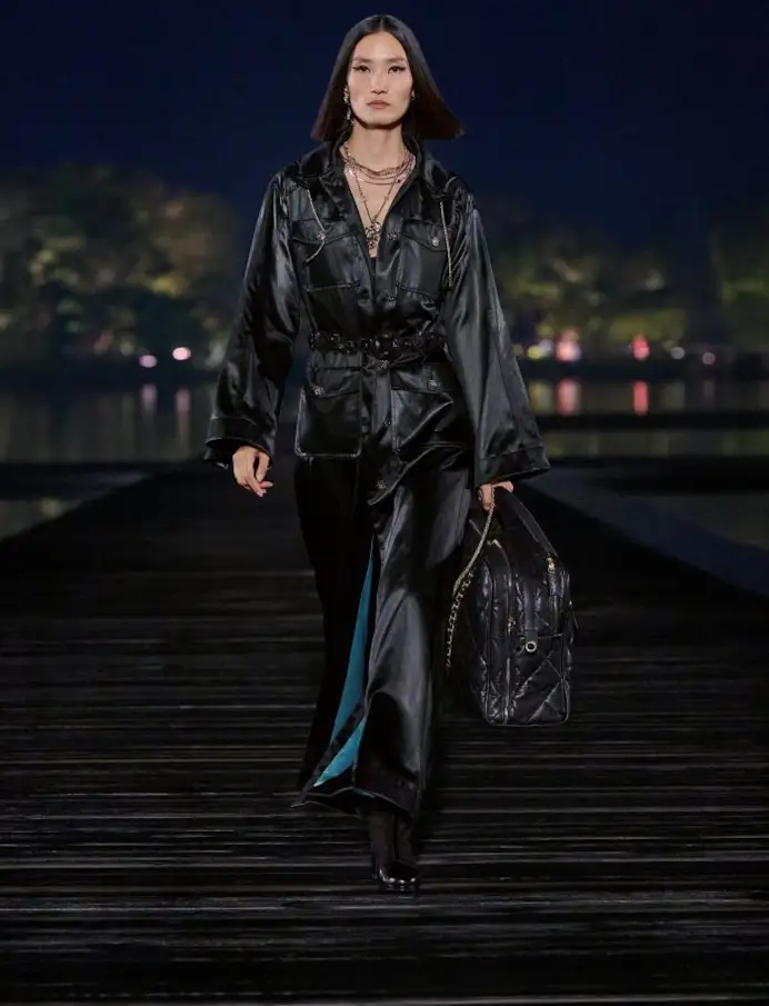 Un look Chanel Métiers d'art 2024/25 (courtesy Chanel)