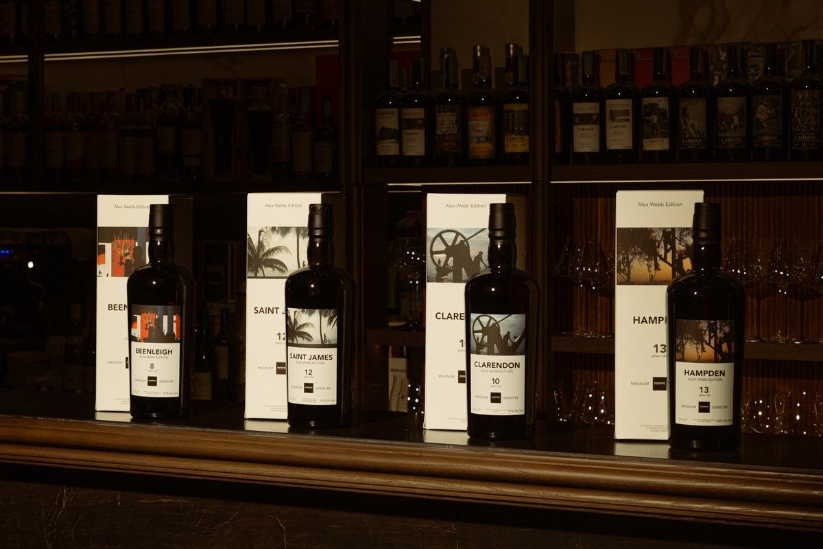 Il rum da collezione Magnum Serie ha fatto il bis con Alex Webb. Ecco le quattro bottiglie su cui investire 