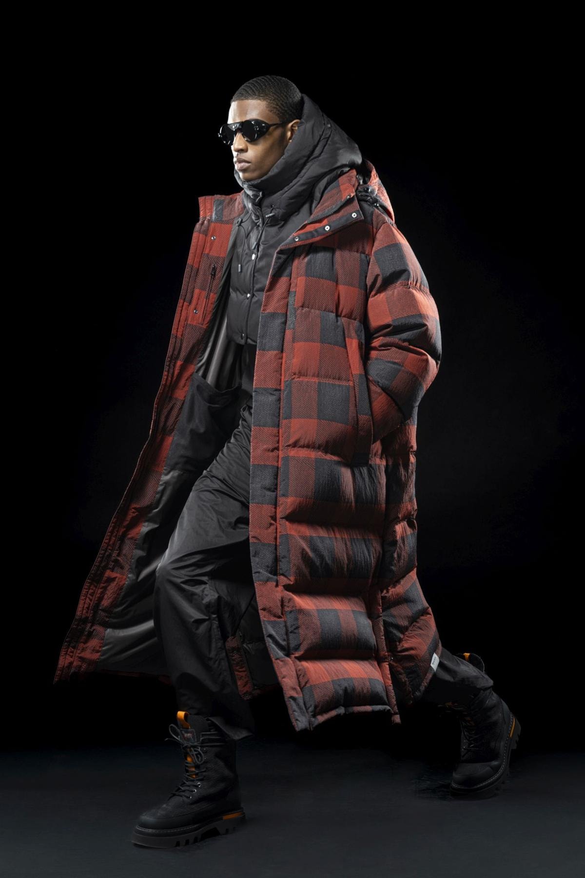Parka lungo a quadri Buffalo Check e pantaloni Ripstop Tech Camp. Woolrich Black Label A/I 20024-25