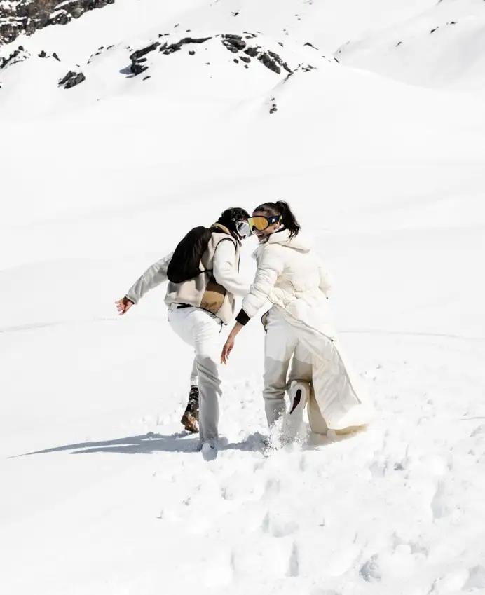 Fashion resort: i look più belli per lui e per lei da sfoggiare sulla neve. In esclusiva nel servizio di moda di Gentleman
