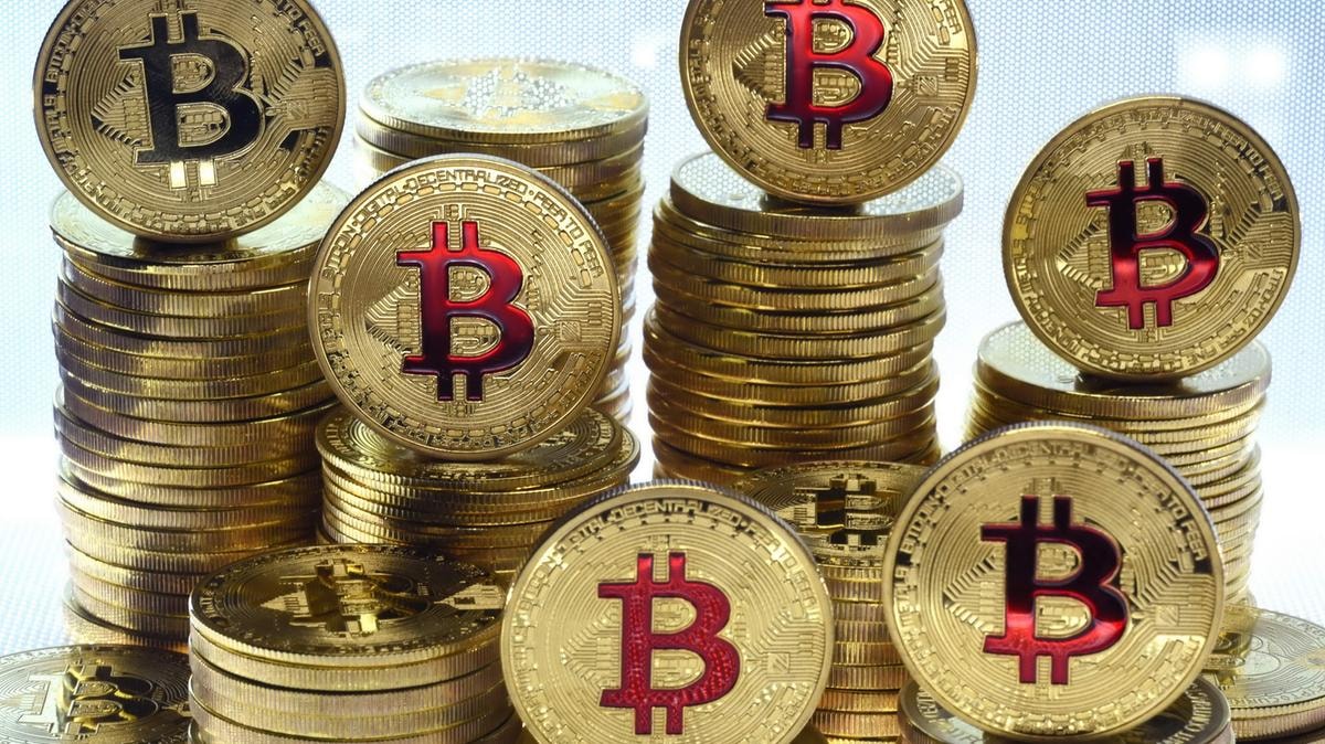 Il bitcoin torna sopra i 100 mila dollari. Ma Microsoft non lo mette nelle sue riserve