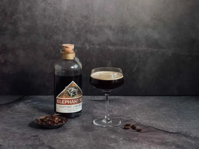 Un espresso Martini a base di Elephant Coffee Liqueur.