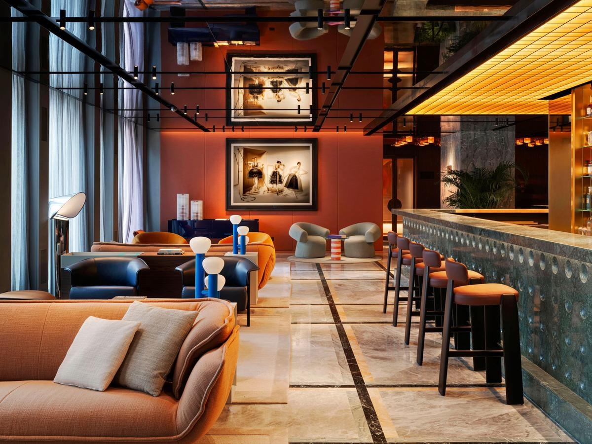 Natale a Milano, gli hotel a cinque stelle da prenotare dalla colazione alla spaghettata di mezzanotte 