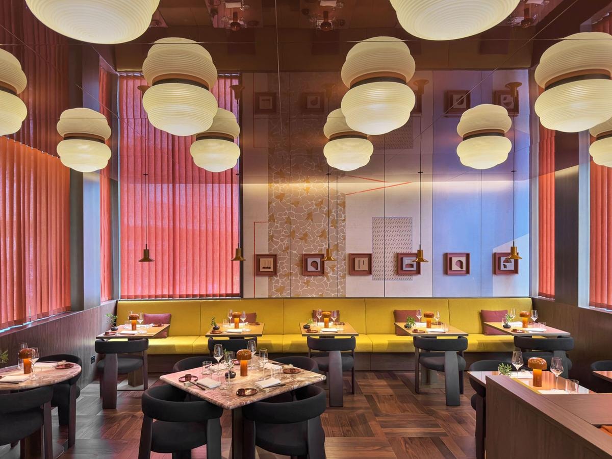 Natale a Milano, gli hotel a cinque stelle da prenotare dalla colazione alla spaghettata di mezzanotte 