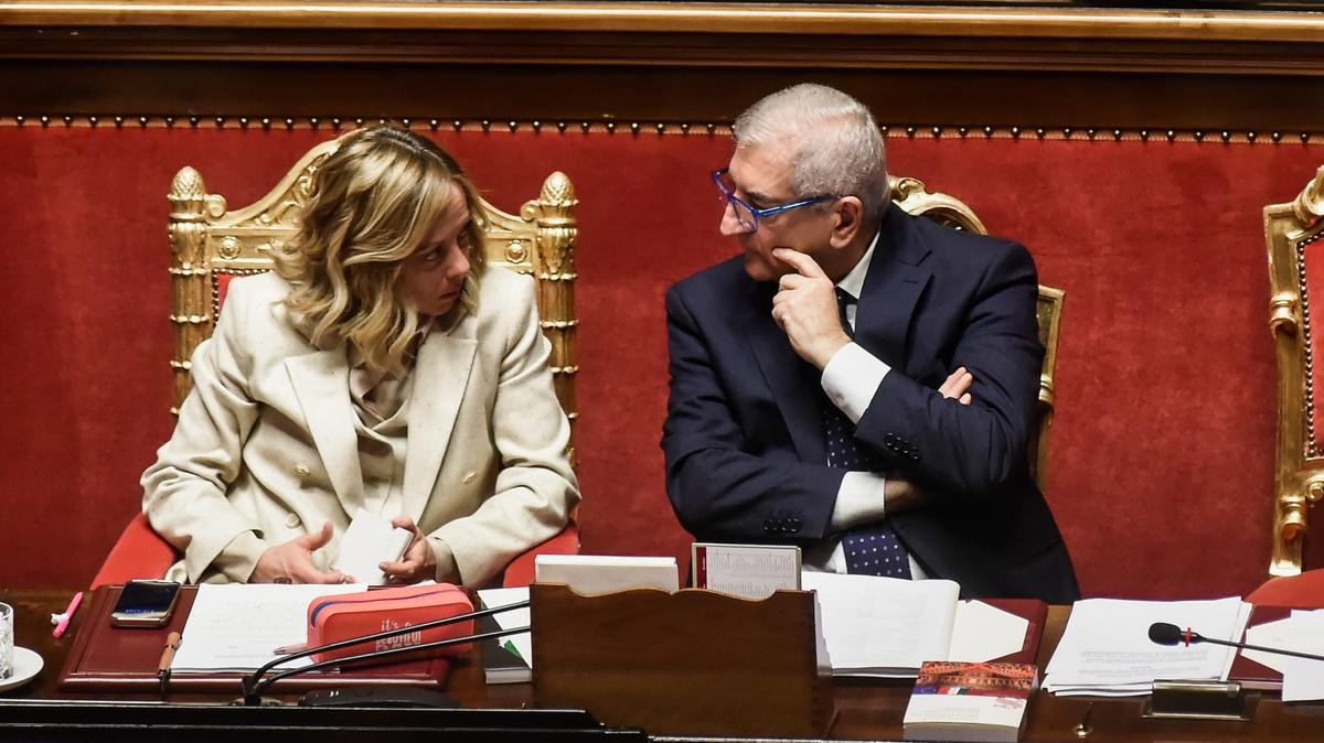 La premier Giorgia Meloni con il ministro per il Pnrr Tommaso Foti