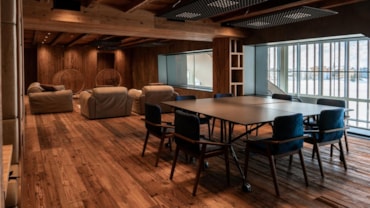 Una sala dello Ski Working Hub del Mottolino, a Livigno