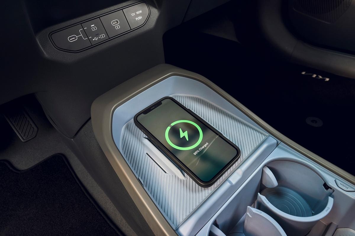 Kia EV3: il crossover compatto elettrico che rivoluziona il segmento BEV