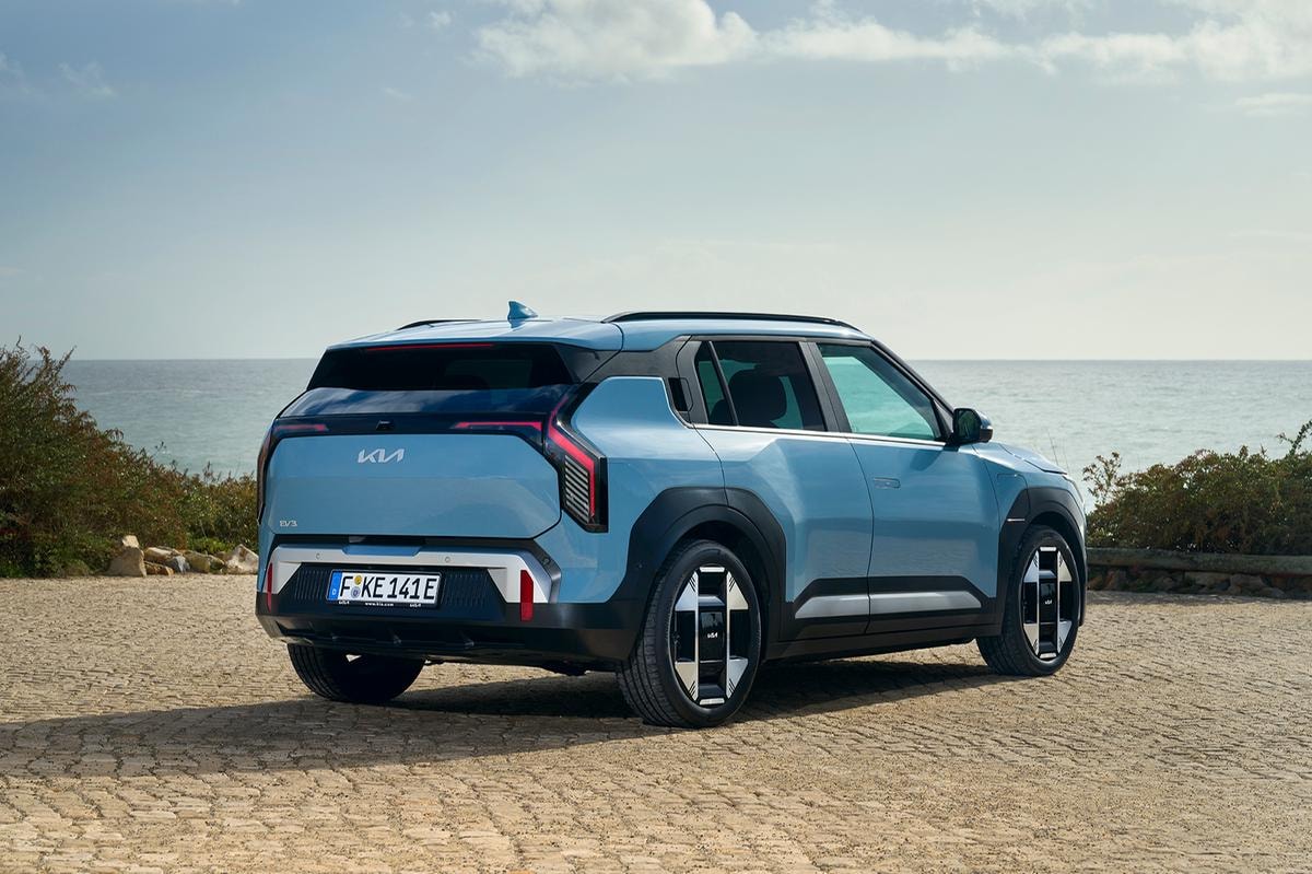 Kia EV3: il crossover compatto elettrico che rivoluziona il segmento BEV