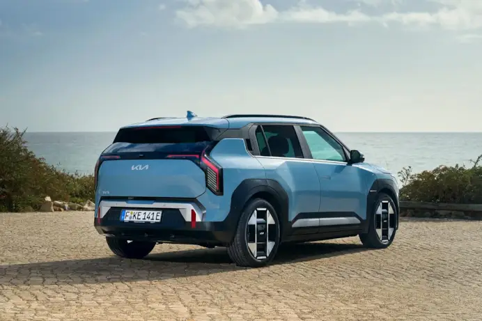 Kia EV3: il crossover compatto elettrico che rivoluziona il segmento BEV