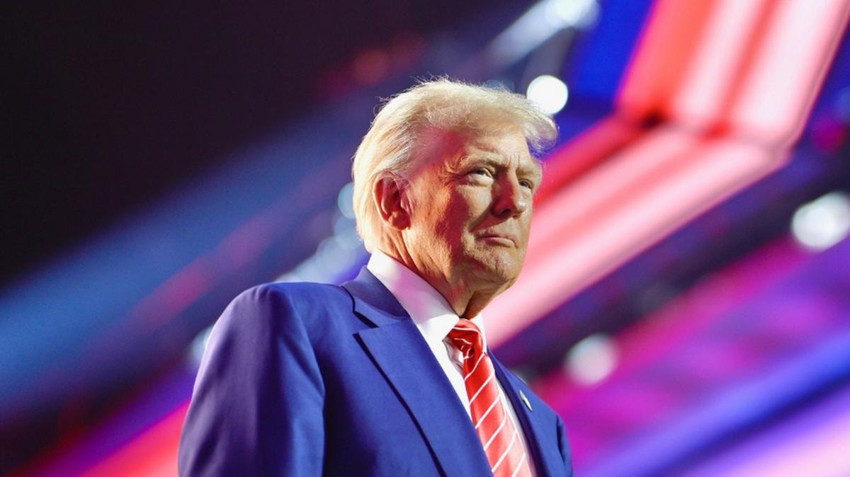 Usa, il team economico di Donald Trump apre a un approccio graduale sui dazi: gli effetti su borse, bond e dollaro