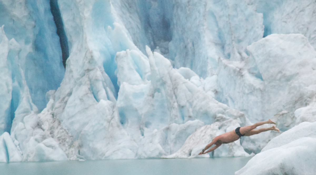 Ice swimming, il nuoto in acque gelide arriva in Italia, ed è tendenza