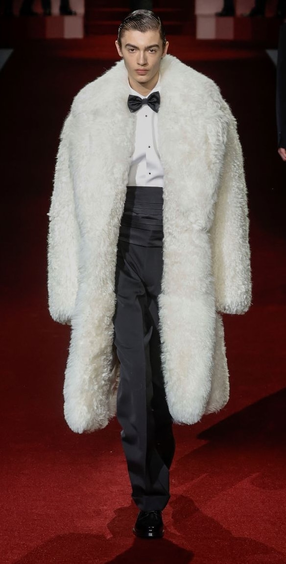 Un look Dolce&Gabbana f-w 2025/26 (ph Francesc Ten)